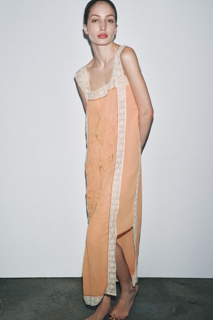 Camisón lencero de novia de Zara para los preparativos