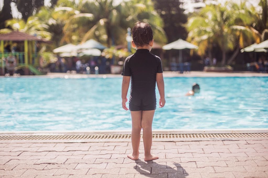 Camisetas que salvan vidas: la tecnología antiahogamiento que puede marcar la diferencia este verano