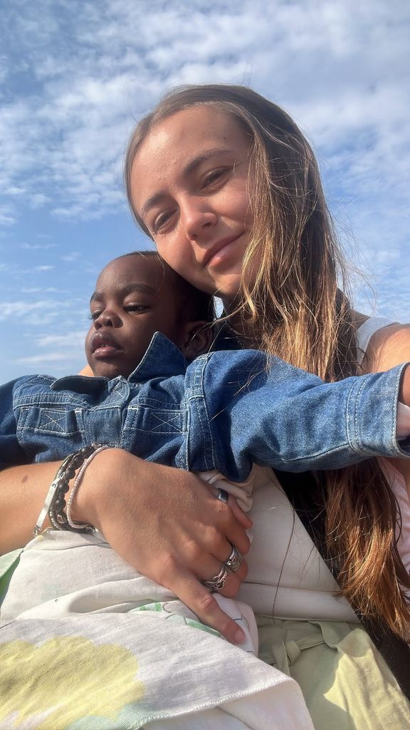 María Galán vive en Uganda. Forma parte de Babies Uganda, donde cuida a numerosos niños