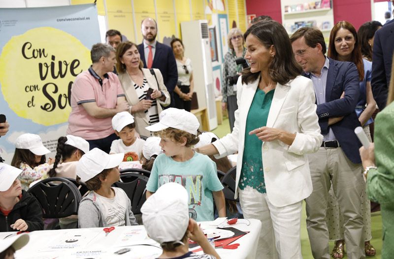 Reina Letizia en la Feria del Libro