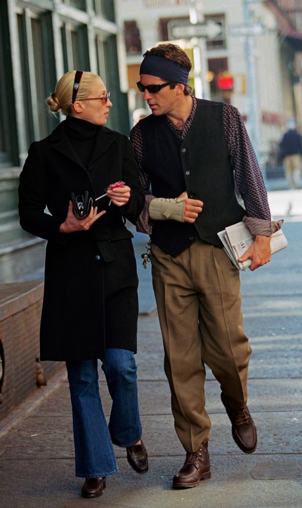 Carolyn Bessette y John F. Kennedy Jr en Nueva York, 1997.