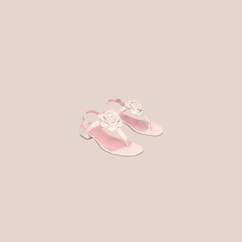 sandalias planas color nude con flor tridimensional