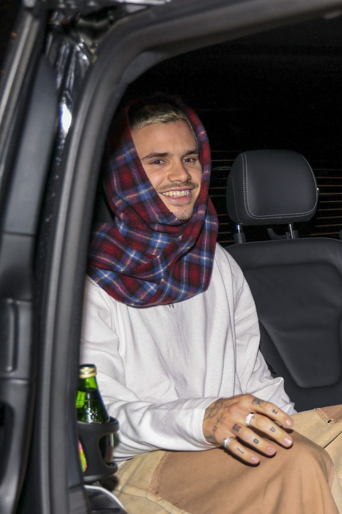 Romeo Beckham lucí tranquilo y despreocupado.