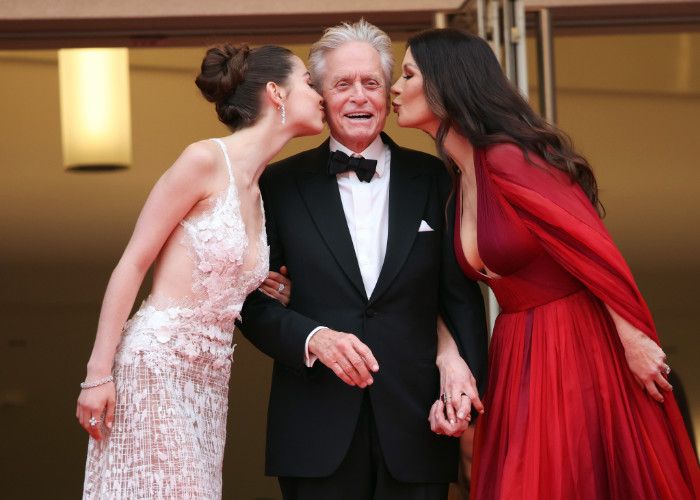 Michael Douglas con su mujer y su hija en Cannes