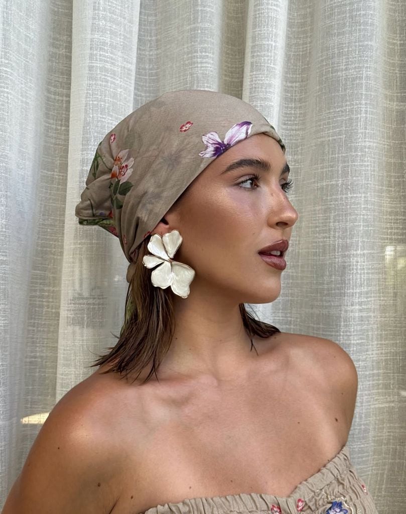 Alba Díaz con pendientes de Zara en Bali
