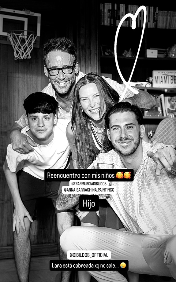 Álvaro Muñoz Escassi con sus hijos