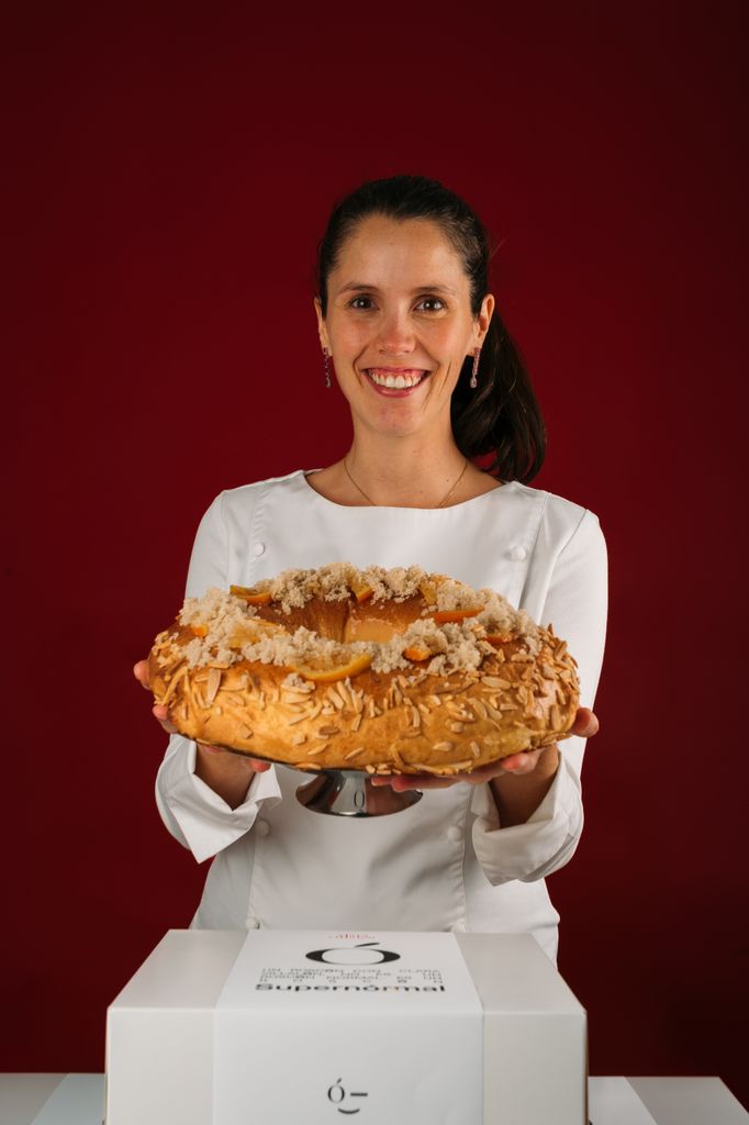 Clara P. Villalón y su roscón Supernormal