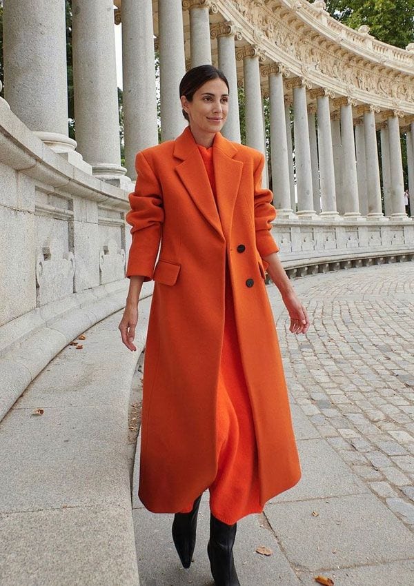 Sassa de Osma lleva el look naranja más bonito de Massimo Dutti