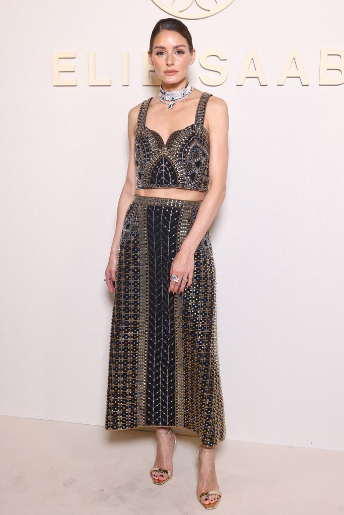 Olivia Palermo posó a su llegada al Musée des Arts Decoratifs para conocer la nueva colección de alta costura de Elie Saab