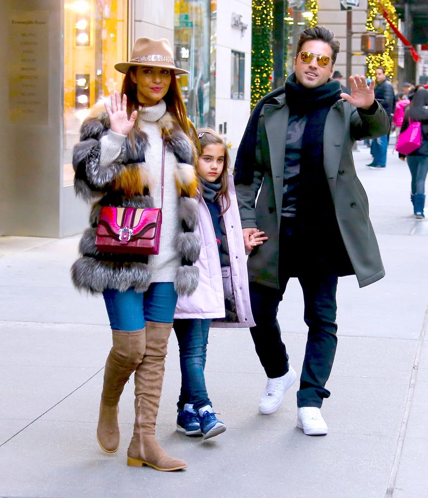 Paula Echevarría y David Bustamante con su hija Daniella en Nueva York el 16 de noviembre de 2016  