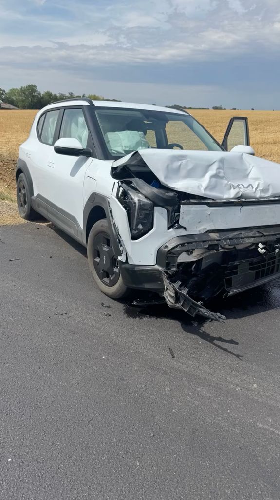 El coche de alquiler de Minnie fue embestido lateralmente por otro vehículo que supuestamente circulaba a exceso de velocidad