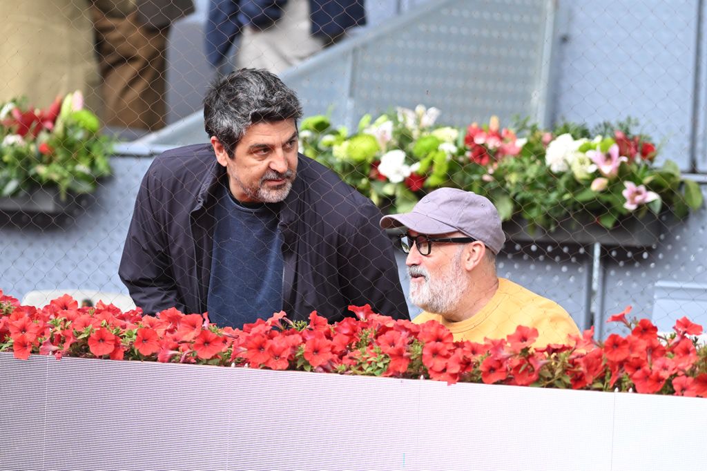 El actor Javier Cámara con visera