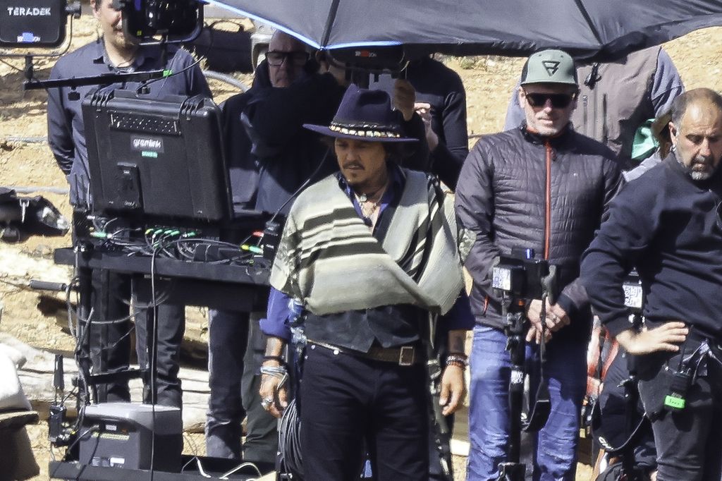 Con un look de vaquero al más puro estilo del viejo oeste, el actor volvió a meterse en un personaje icónico para esta exclusiva campaña publicitaria en tierras españolas