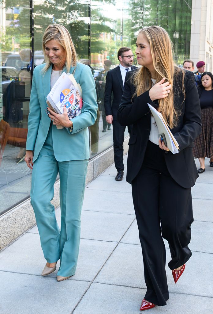 La reina Máxima y la princesa Amalia  llegan a la Corporación Financiera Internacional en Washington D. C.
