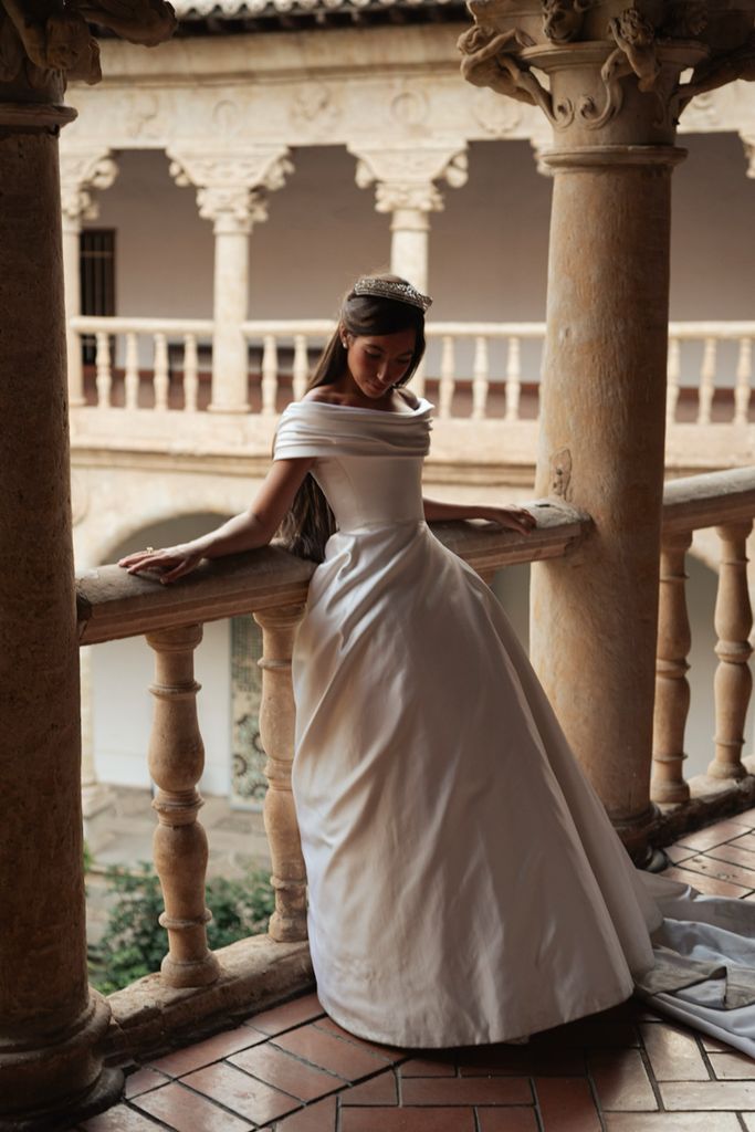 Vestido de novia viral clásico de Phillipa Lepley con seda del Lago di Como