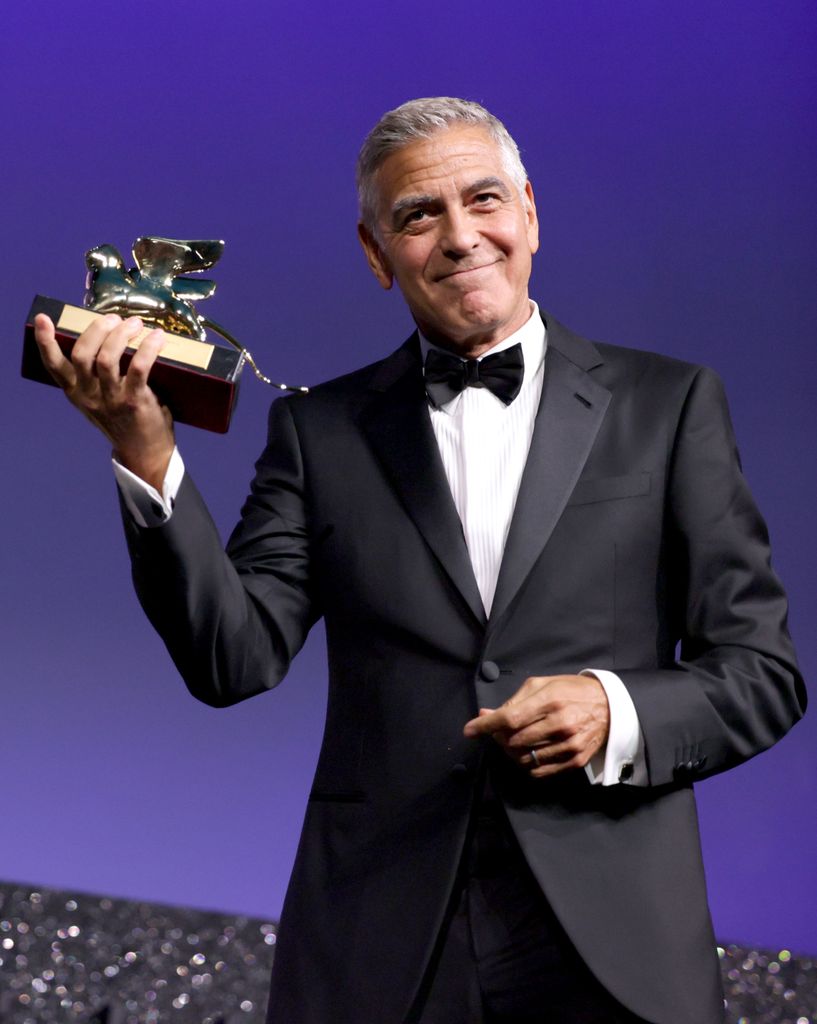 George Clooney fue reconocido con el León de Oro a la Trayectoria Artística en el Festival de Cine de Venecia.