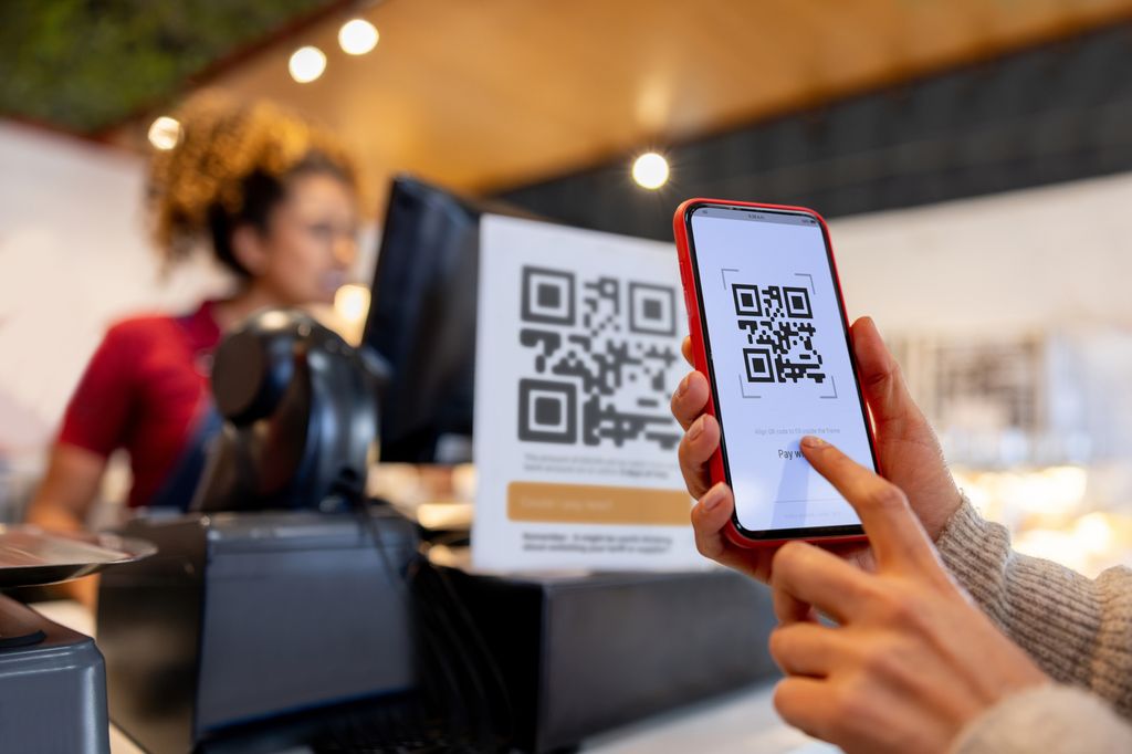 Los expertos en ciberseguridad alertan de que algunos códigos QR pueden redirigir a páginas falsas diseñadas para robar datos personales o bancarios