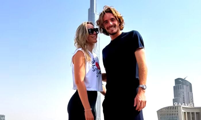 Paula Badosa y Stefanos Tsitsipas posan juntos