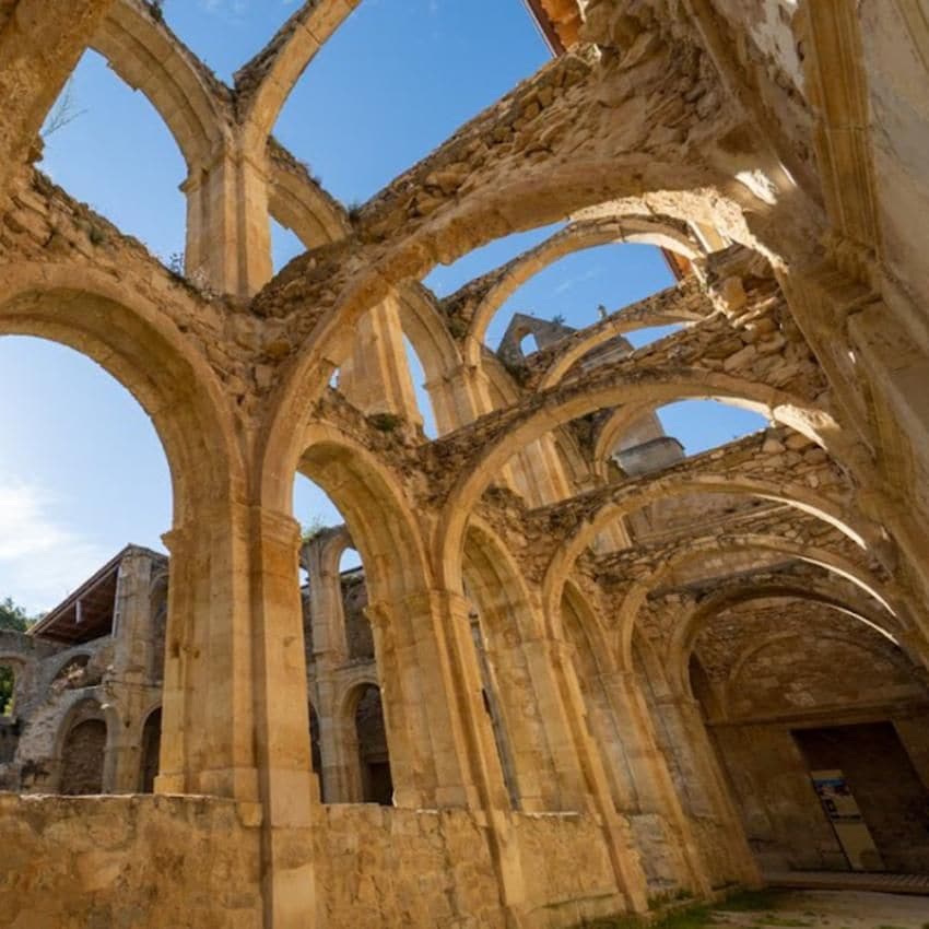 El monasterio tiene abierta las puertas a las visitas incluso con visitas guiadas los fines de semana.