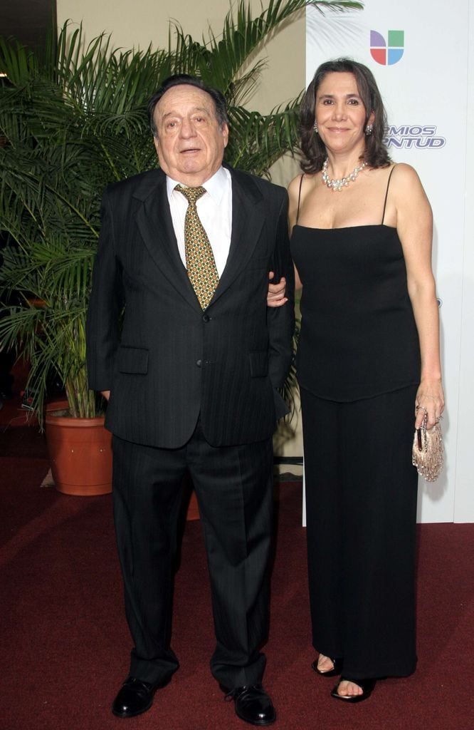 Roberto Gómez Bolaños y Florinda Meza en Premios Juventud 2005.
