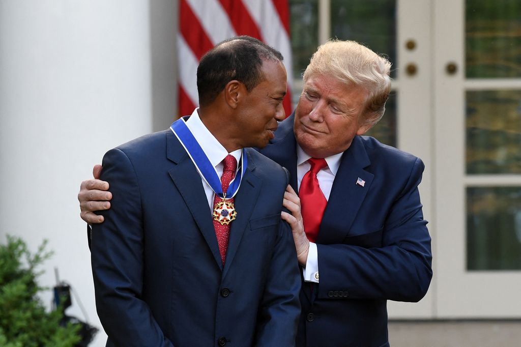 En 2019, Donald Trump entregó a Tiger Woods la Medalla Presidencial de la Libertad en la Casa Blanca.