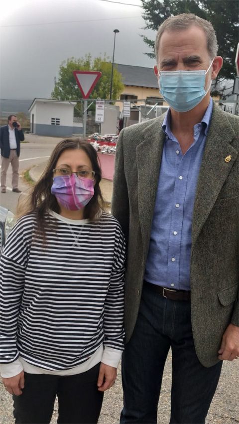 La parada sorpresa de los Reyes y sus hijas en Piedrafita de Babia