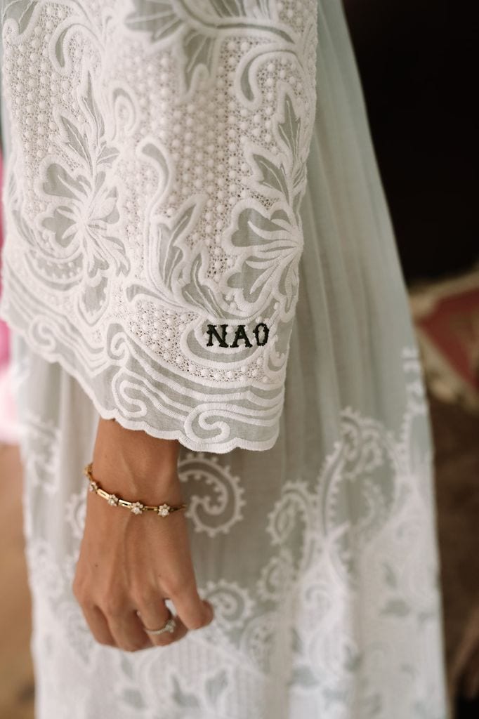 Nerea con bata y camisón de Marmota Collection