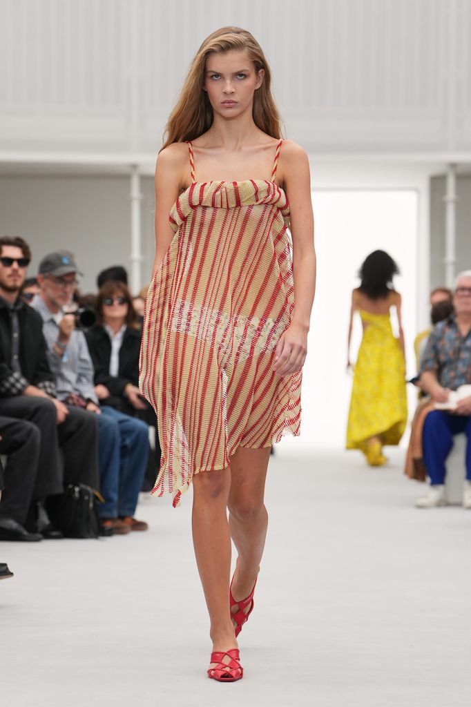 Paris Fashion Week: desfile de Loewe (Primavera/Verano 2027)