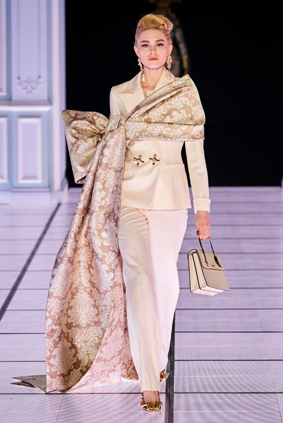 moschino f22 014014220303
