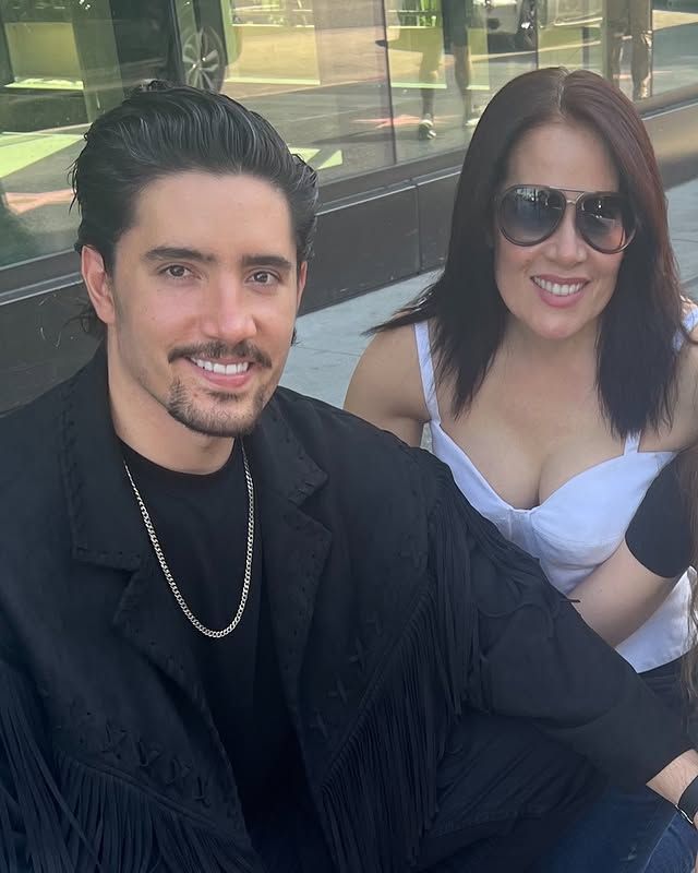 Alex Fernández con su mamá, América Guinart.