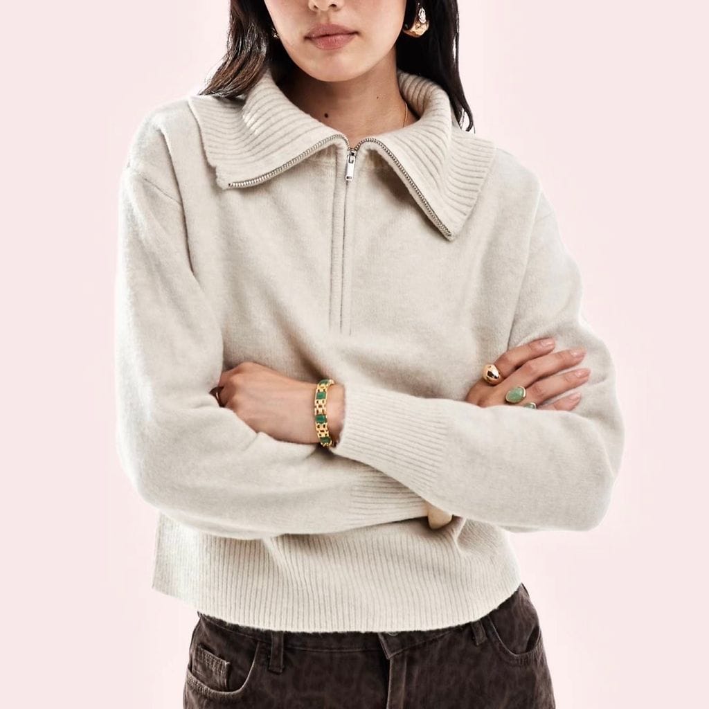 Jersey color crema con solapas y media cremallera de New Look