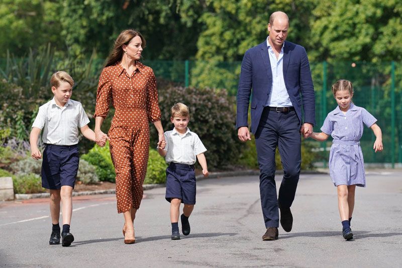 Guillermo y Kate Middleton con sus tres hijos
