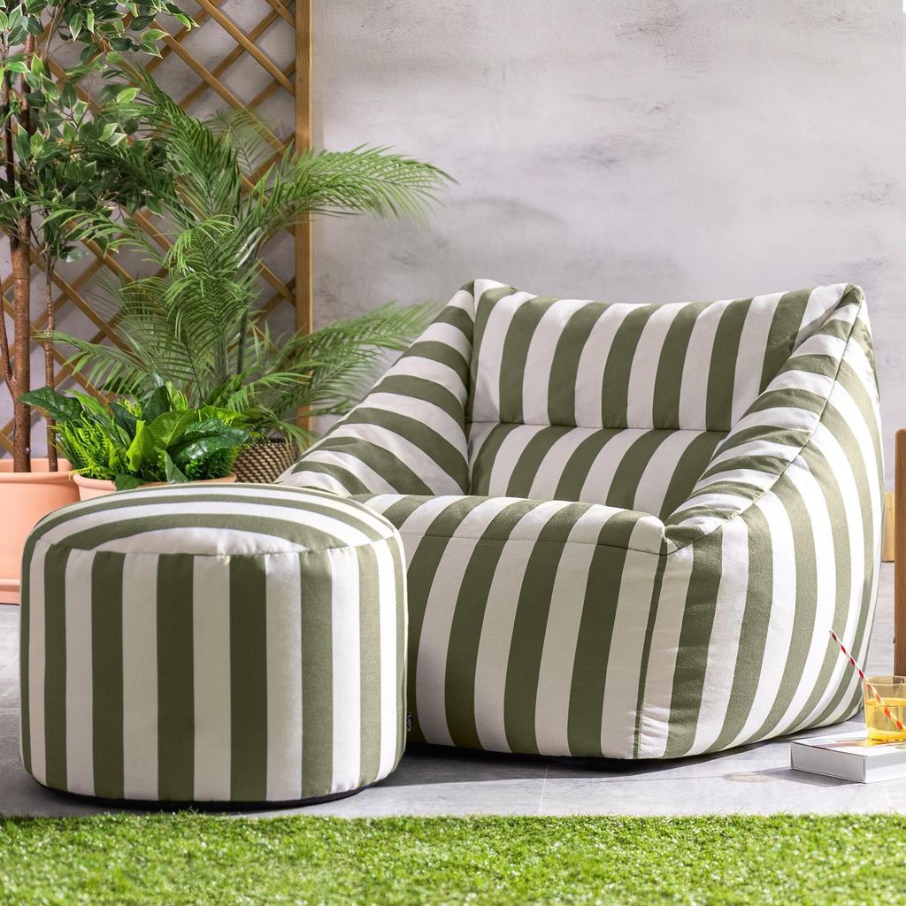 Sillón-puf y reposapiés a rayas verdes y blancas