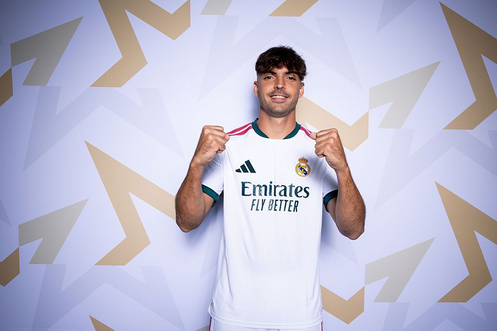 Retrato oficial de Raúl Asencio para la UEFA Champions League 2026/2027