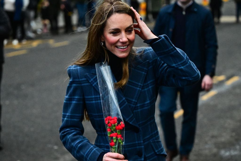 La princesa Kate tuvo un cariñoso encuentro con la gente en Stirling, Escocia.