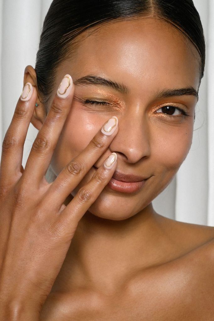 La técnica rusa permite conseguir un manicure más limpio y duradero