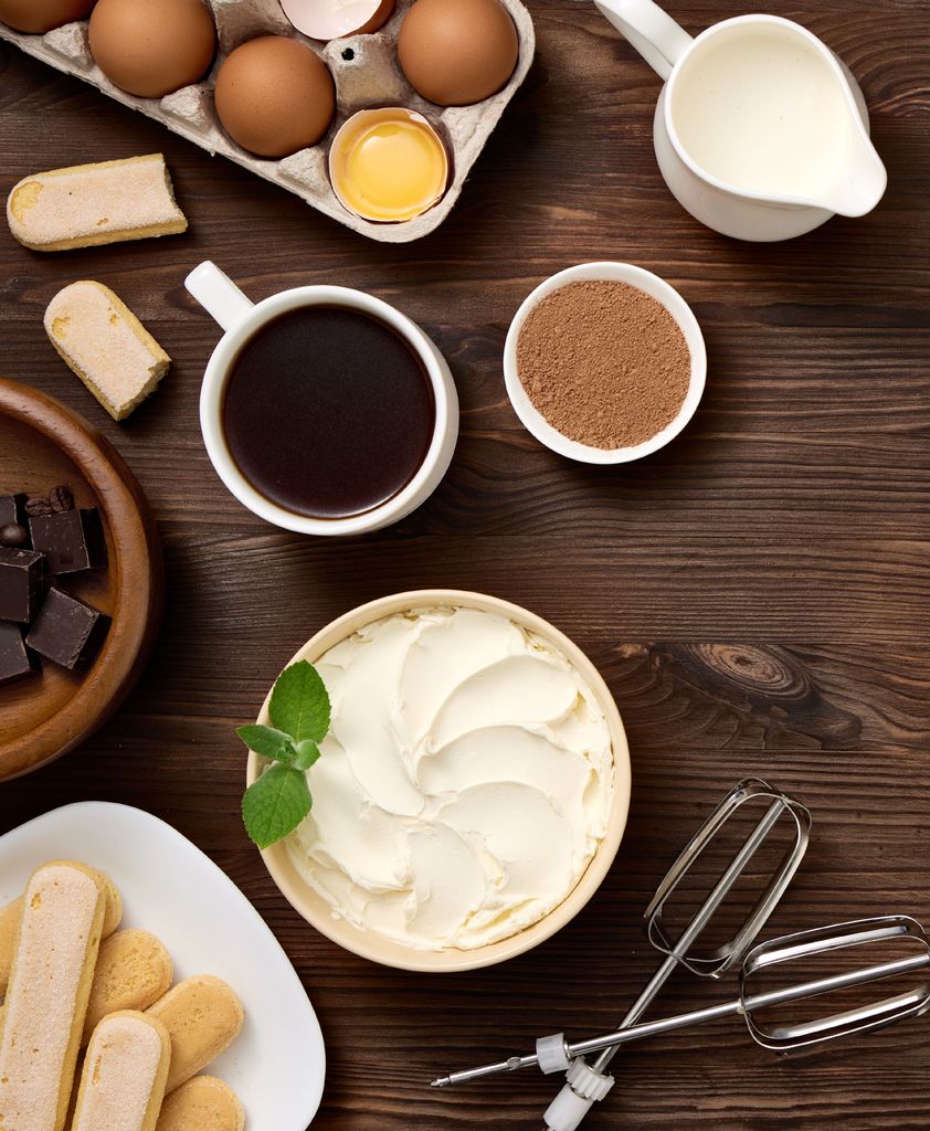 Marcarpone, café, bizcochos, cacao... algunos de los ingredinetes básicos para el tradicional tiramisú