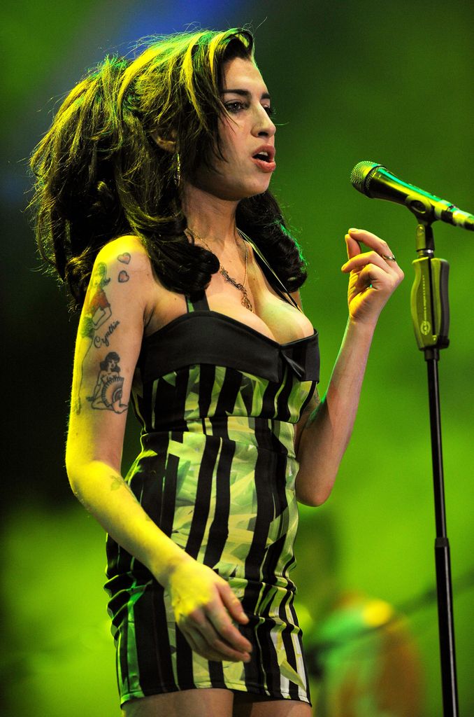 El vestido que Amy llevó en su último concierto en Belgrado, y que fue subastado