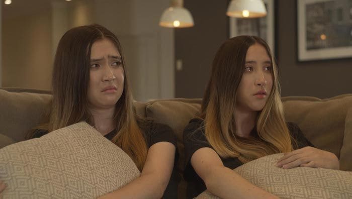 La actriz Erica Hoy con su hermana Lisa