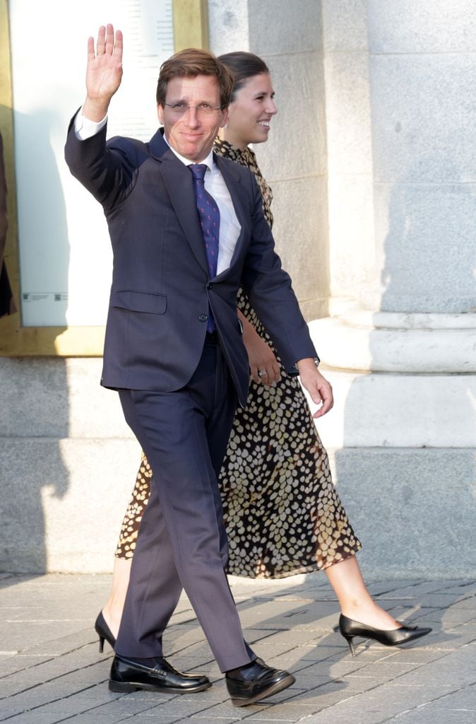 Jose Luis Martinez Almeida y Teresa Urquijo en la inauguración de la temporada 24/25 del Teatro Real
