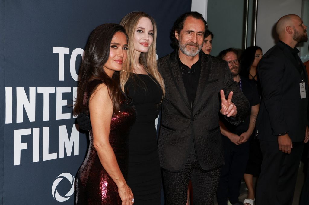 Angelina Jolie, Salma Hayek y Demian Bichir en la proyección de "Without Blood" en el Toronto International Film Festival.