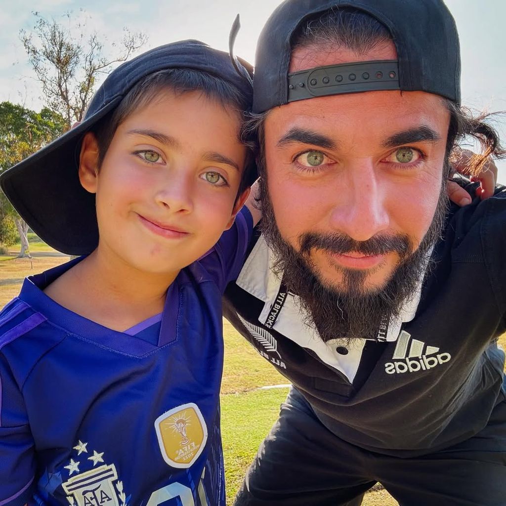 Josué Alvarado con su hijo, el pequeño Marcelo, de ocho años.