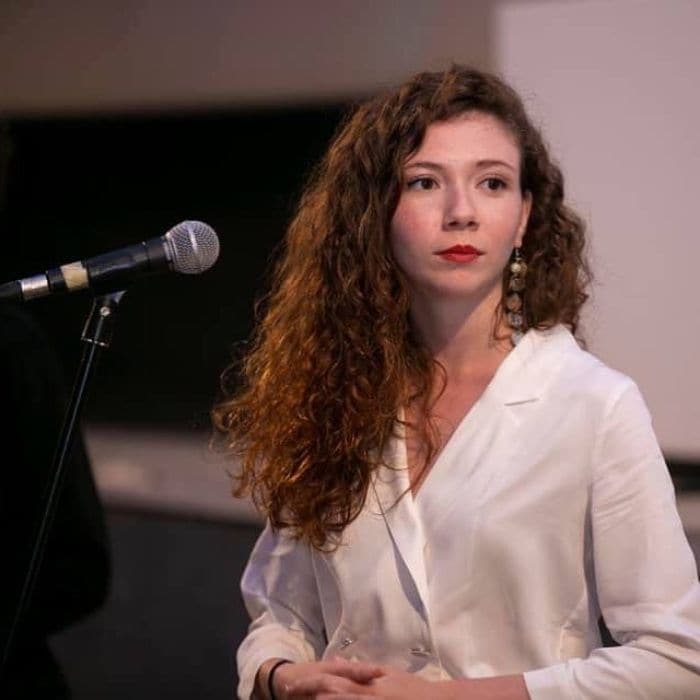 Así es Ece Yüksel, la joven intérprete de 'Secretos de familia'