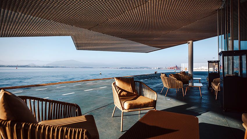 Terraza del Café Botín en el Centro Botín de Santander