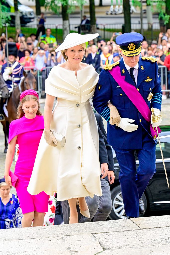 Felipe y Matilde de Bélgica con sus hijos