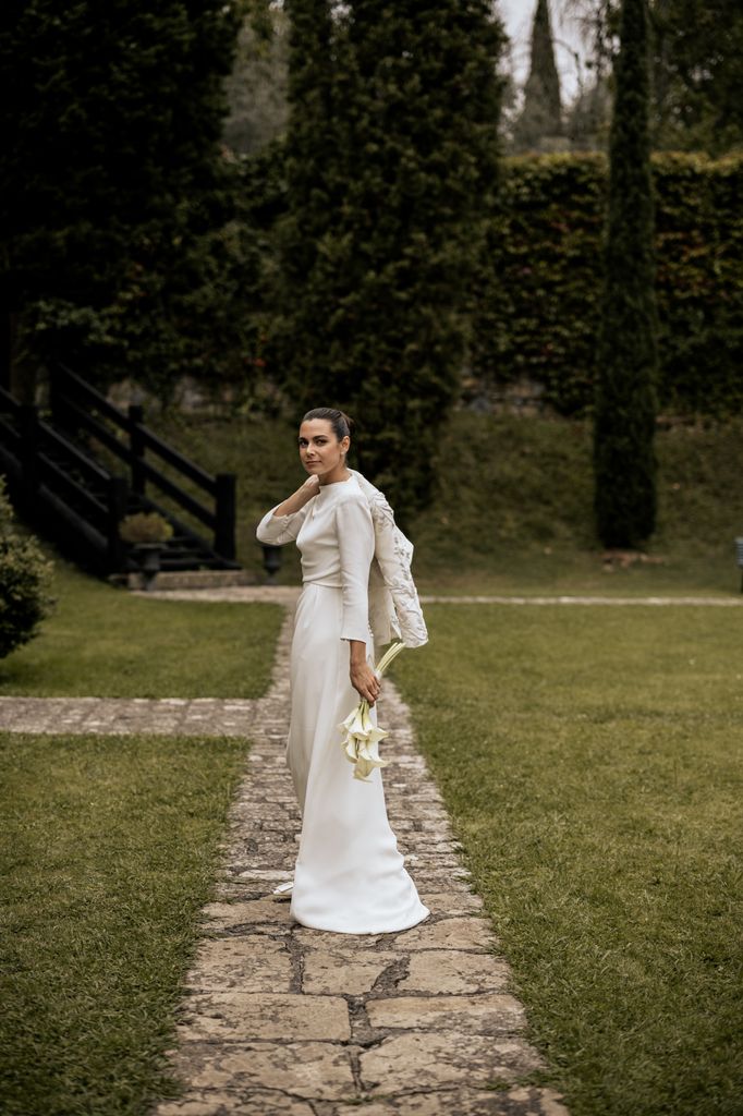 Look de novia viral de Inés Martín Alcalde con torera bordada