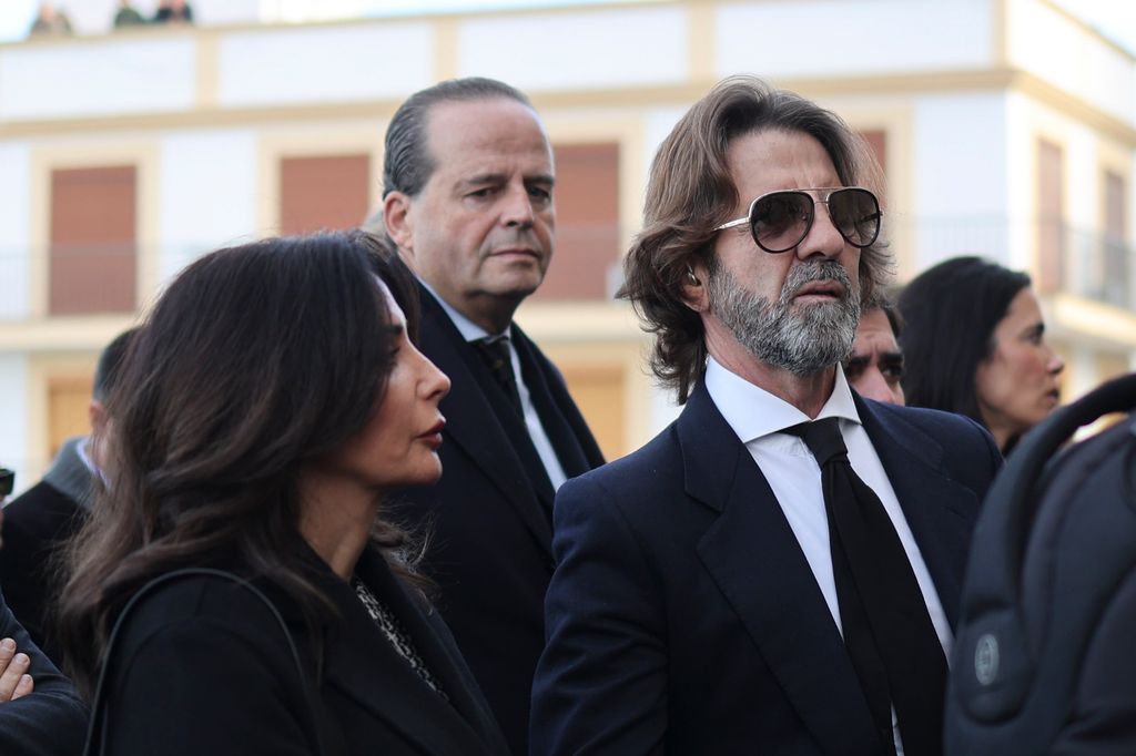 El torero Juan José Padilla y su esposa Lidia Cabello a su llegada a la Catedral de Jerez