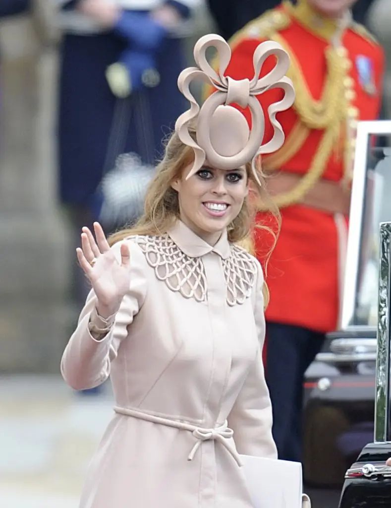 Beatriz lució un sombrero de Philip Treacy en 2011