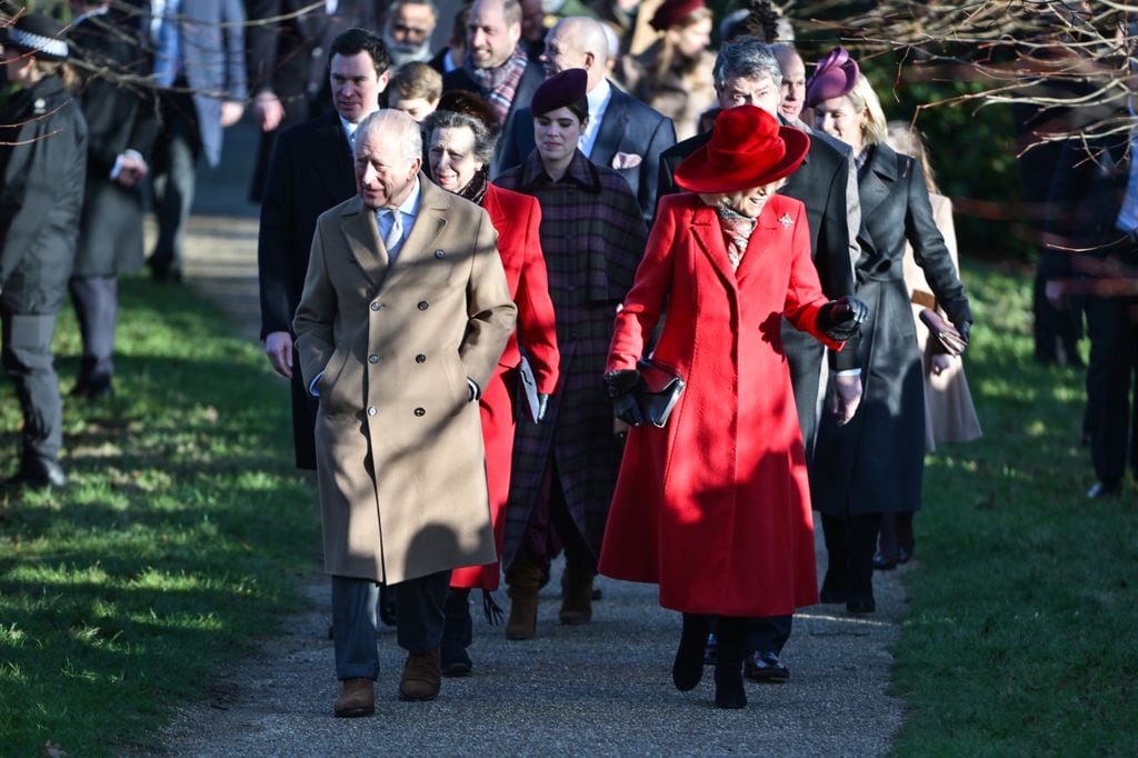 La procesión de los Windsor en Sandringham