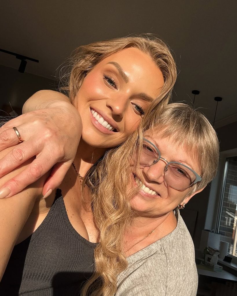Irina Baeva, la más feliz junto a su mamá 